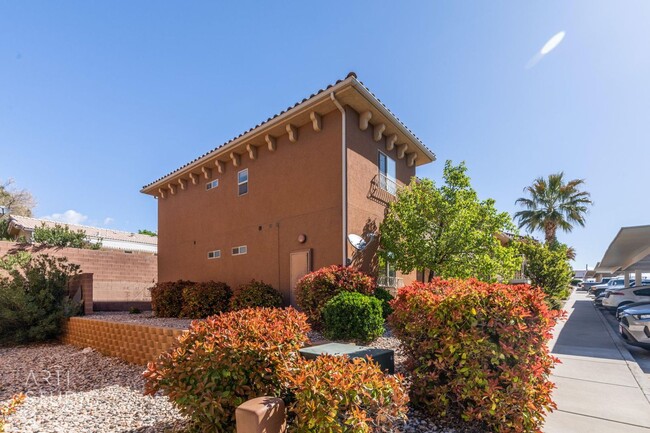 Building Photo - Washington 3 Bedroom Townhome