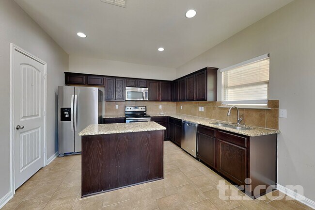 Photo - 2832 Mistywood Ln