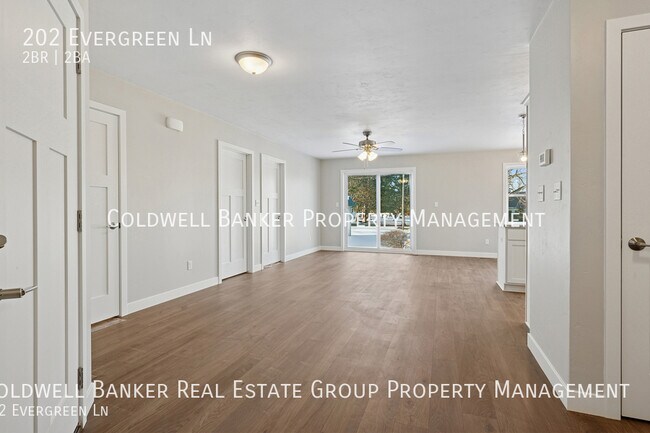 Photo - 202 Evergreen Ln