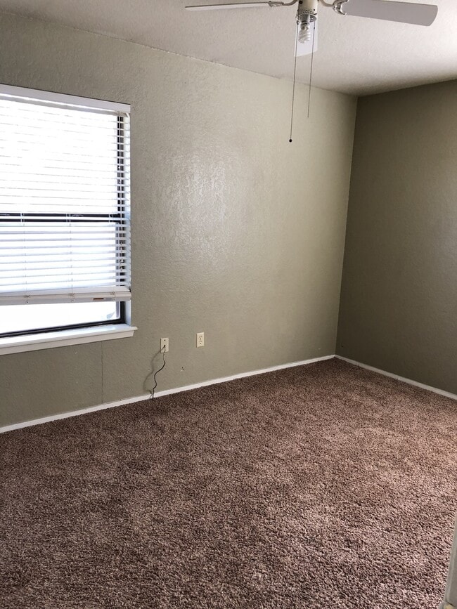 Photo - Three Bedroom Two Bath Home for Lease - Me...