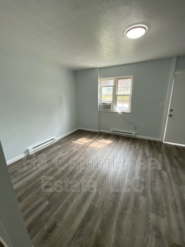 Photo - 119 S 8th St