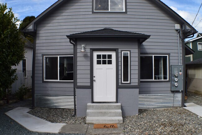 Photo - 210 w Woodworth st