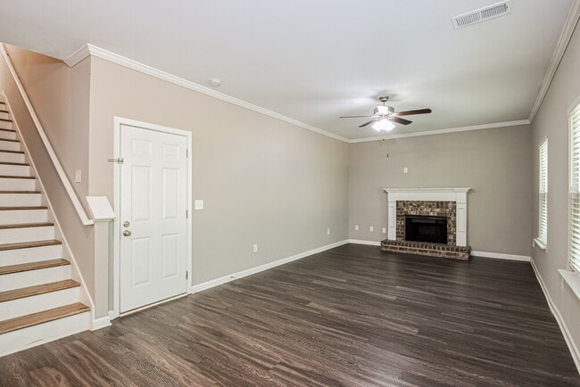 Photo - 15 Fieldcrest Dr