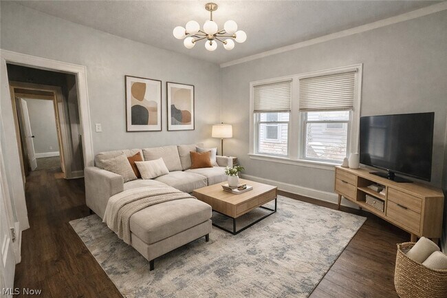 Photo - 810 Thayer St Unit 3