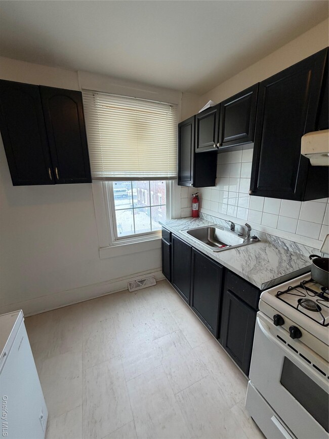 Photo - 373 Church St