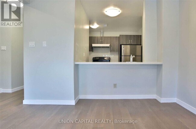 Photo - 366 Balliol St Unit Upper