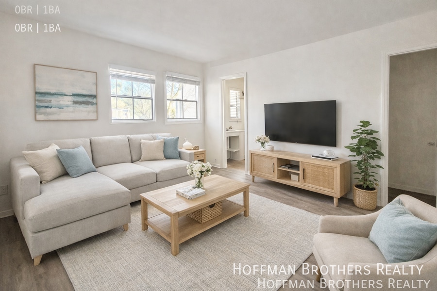 Photo - 615 N Rossmore Ave Unit 200