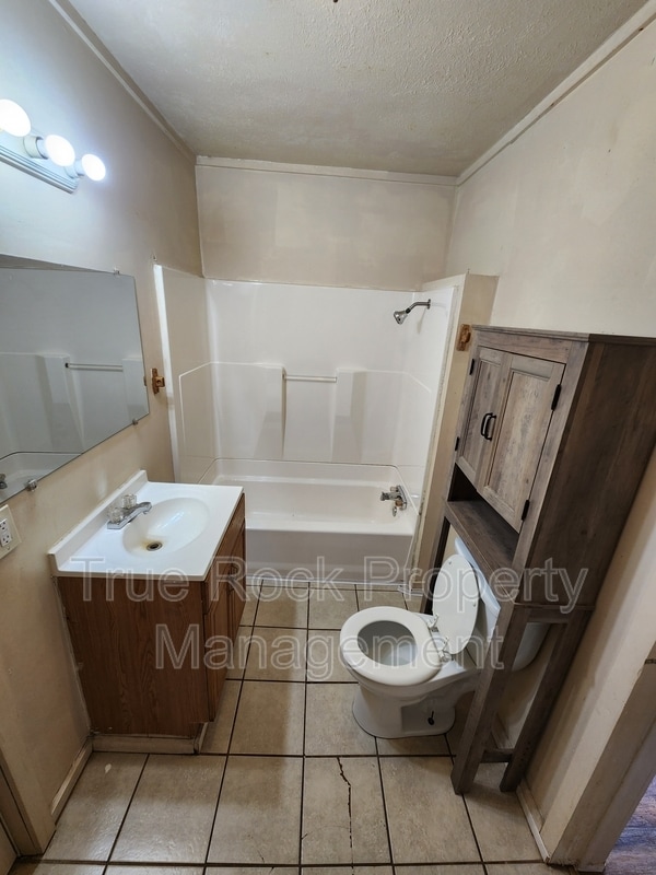 Photo - 510 N Division St