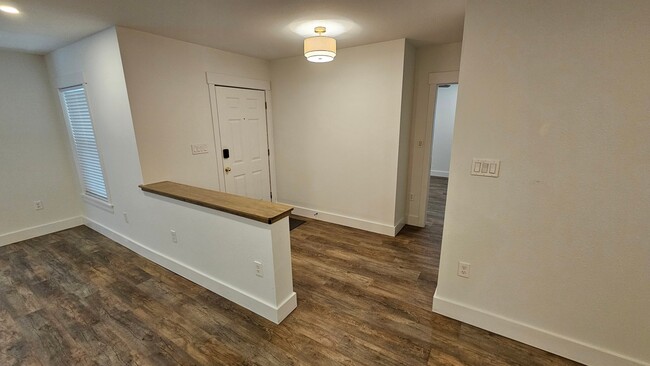 Photo - 219 Edgevale Dr