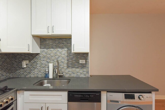 Photo - 511 W Belmont Ave Unit 62