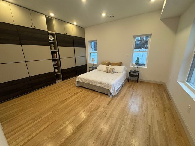 Photo - 315 25th St Unidad 2