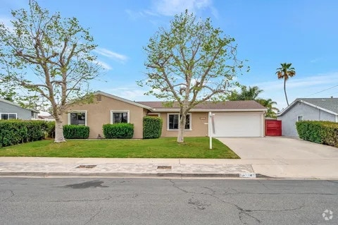 Building Photo - 9208 Arnaz Way Rental