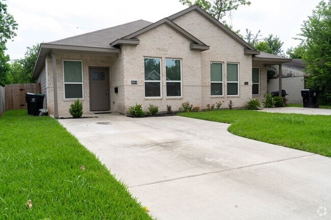 Building Photo - 3915 Brookmeade Dr Rental