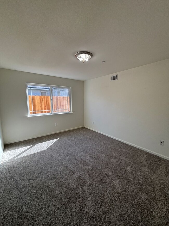 Photo - P32000 Unidad A