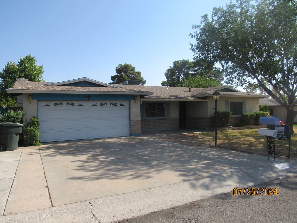 3 bedroom 2 bathroom 2 car garage - 3 bedroom 2 bathroom 2 car garage House