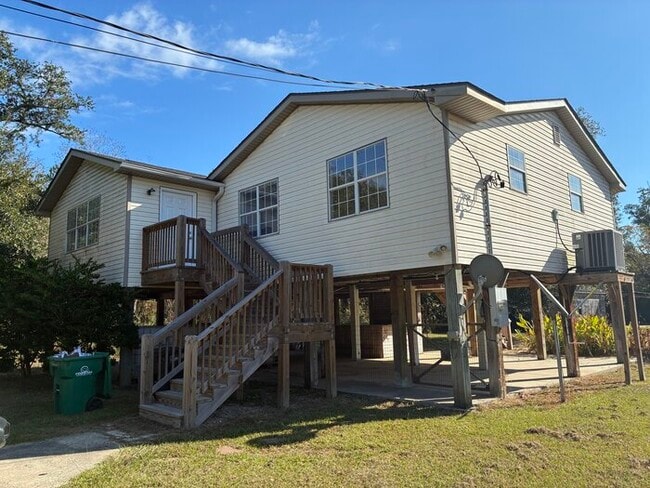 Building Photo - Beautiful 3/1 in Bay St. Louis, MS