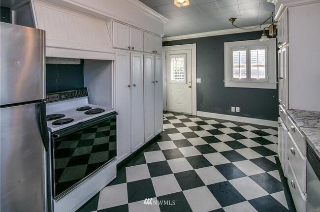 Photo - Walk to Schools, Downtown & Waterfront from Lettered Streets 5bd Home