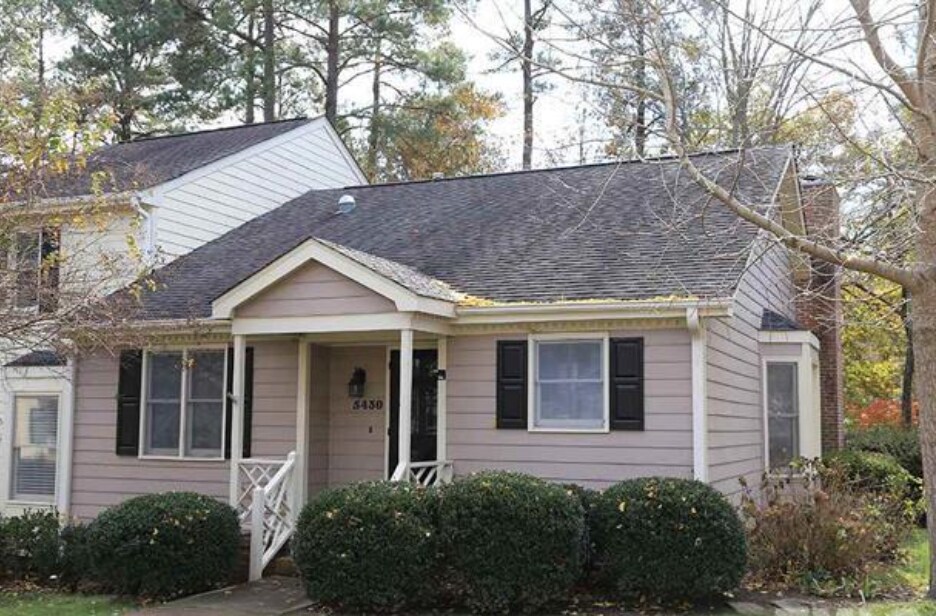 One-Story End Unit Townhome in Prime Raleigh Location - One-Story End Unit Townhome in Prime Raleigh Location