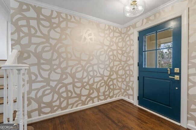 Photo - 439 Broadland Rd NW