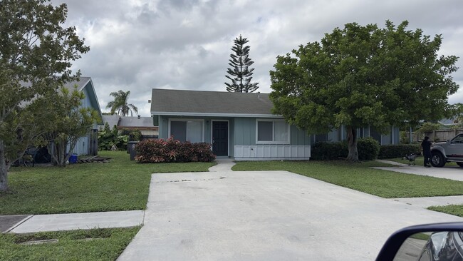 Building Photo - 9221 W Highland Pines Dr