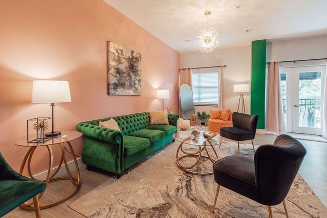 Building Photo - 202 E Main St Unit ID1397969P