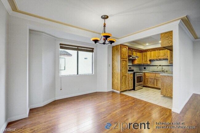 Photo - 2 br, 2.5 bath Townhome - 10240 Silverton ...