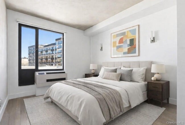 Photo - 225 E 138th St