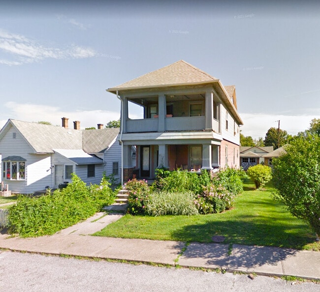 Building Photo - 317 E Coal St