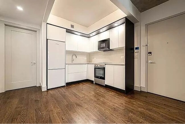 Building Photo - 150 Lenox Rd Unit 2 Rental