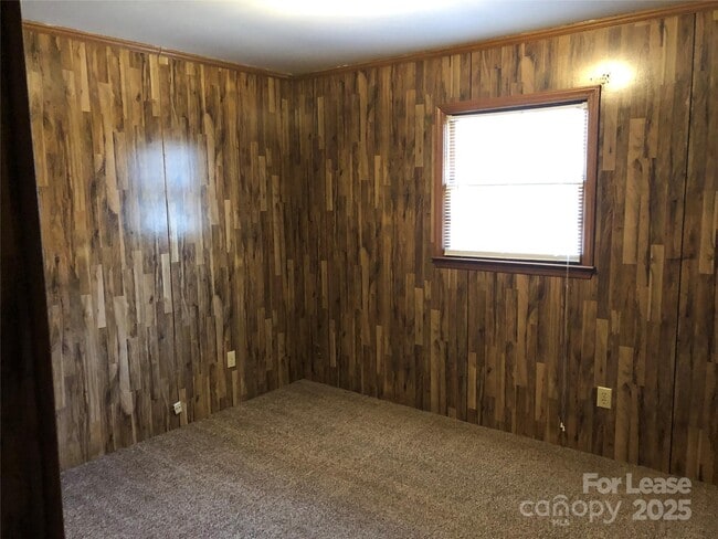 Photo - 355 Sunny Hill Dr