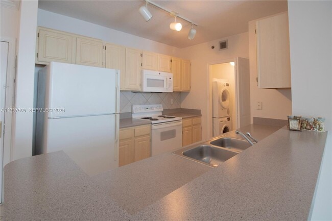 Photo - 2665 SW 37th Ave Unit 808