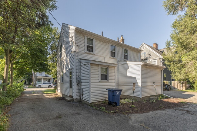 Photo - 909 E Ann St