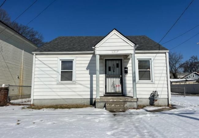 Building Photo - 1317 Oakwood Ave