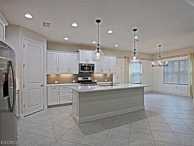 7652 Cypress Walk Dr