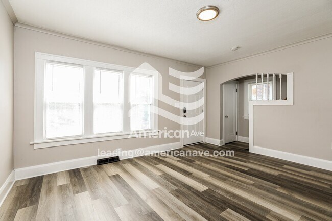 Photo - 1734 Brussels St