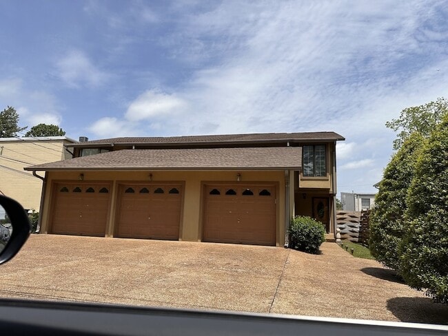 Building Photo - 306 W Colville St Unit A