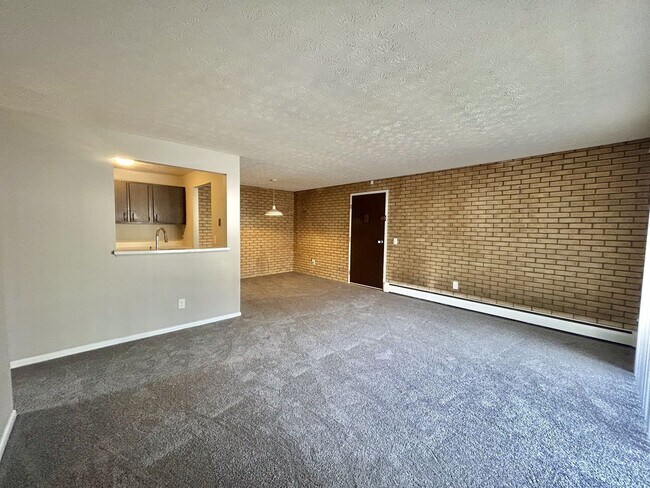 Photo - 1553 Glen Parker