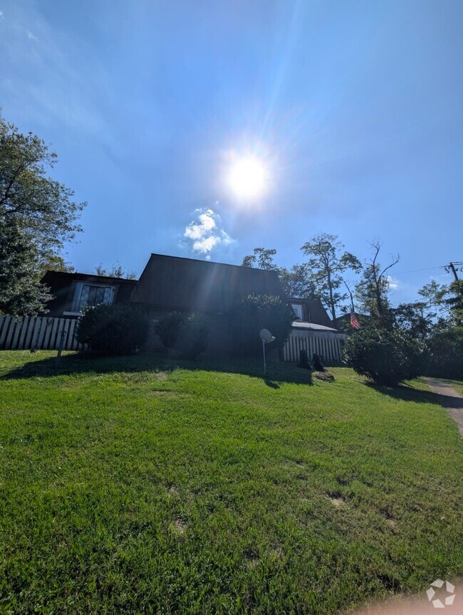Three bedroom townhouse in the heart of West Knoxville. - 9102 Woodpark Ln Rental