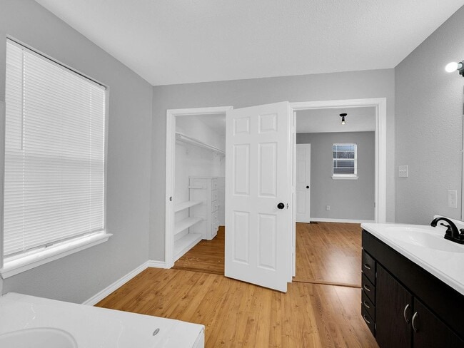 Photo - 1802 N Wilhite St