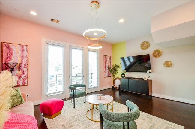 Photo - 3804 Leeland St