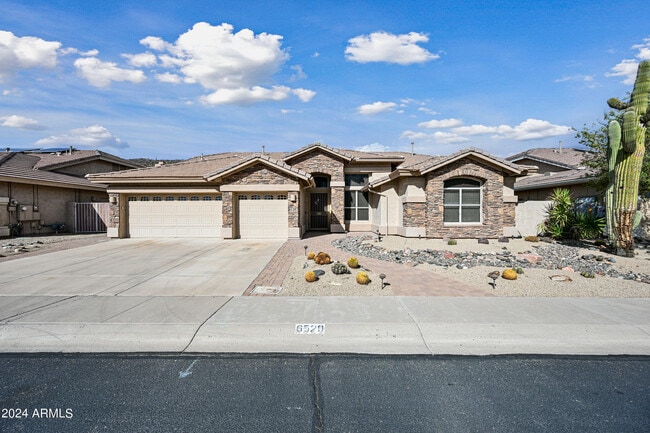 Building Photo - 6520 W Robin Ln