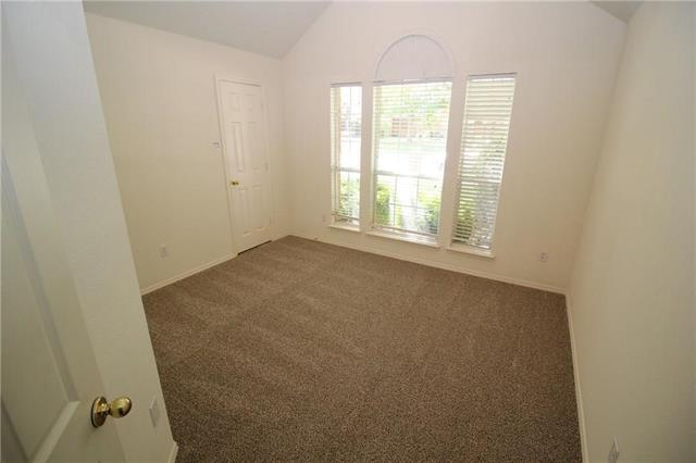 Photo - 9814 Honeysuckle Dr