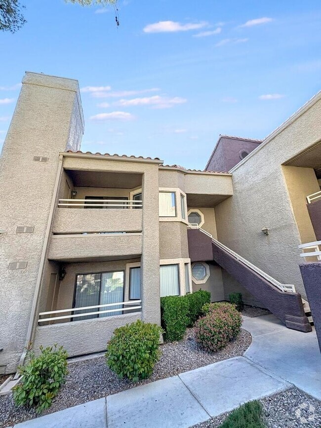 Building Photo - Welcome to our beautiful 3-bedroom, 2-bath... Rental