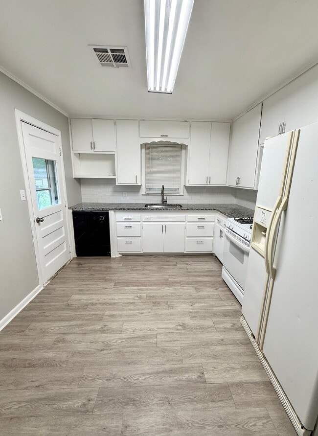 Photo - Charming 3-Bedroom Home with Bonus Room in...