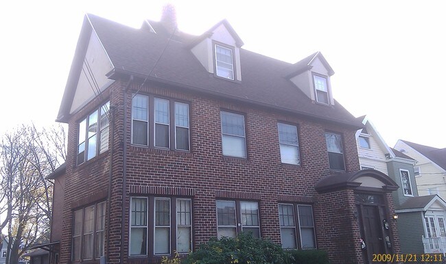 Photo - 162 Elm St Unit 2