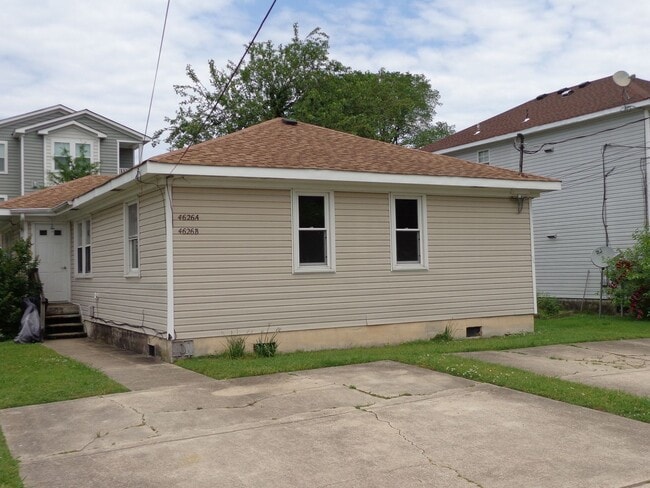 Building Photo - Coronet4626 Unit #B