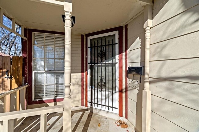 Photo - 12130 Thompkins Dr