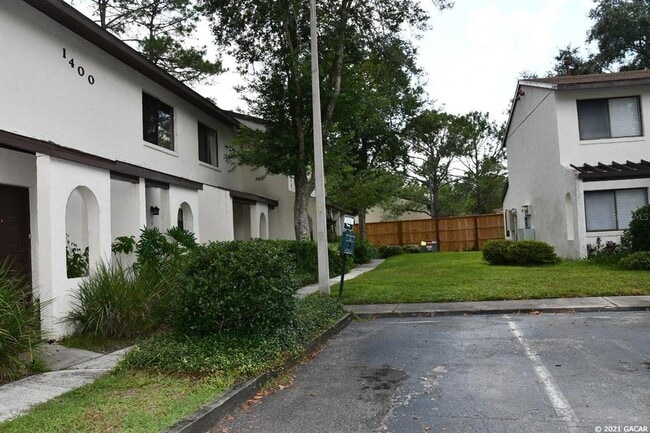 2635 SW 35th Pl Unit 1407