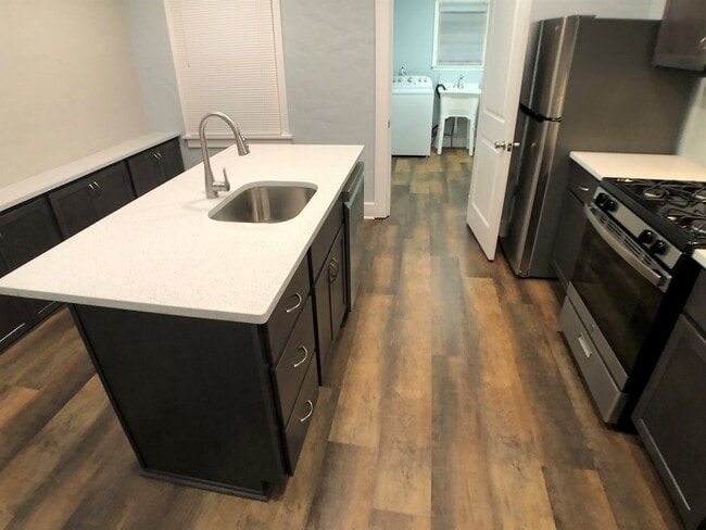 Kitchen with separate laundry room - 5346 Hillcrest St