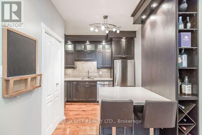 Photo - 393 King St W Unit 1001